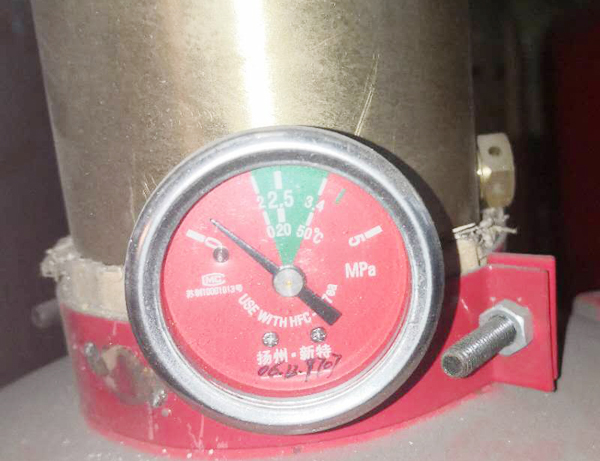 七氟丙烷灭火设备漏压的压力表